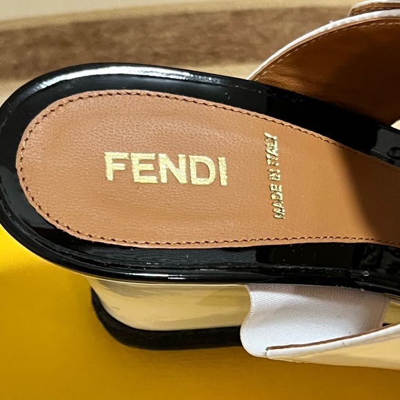 FENDI NIB AUTHENTIC WHITE & BLACK GENUINE PATENT LEATHER WEDGE HEEL SANDALS - Picture 14 of 17